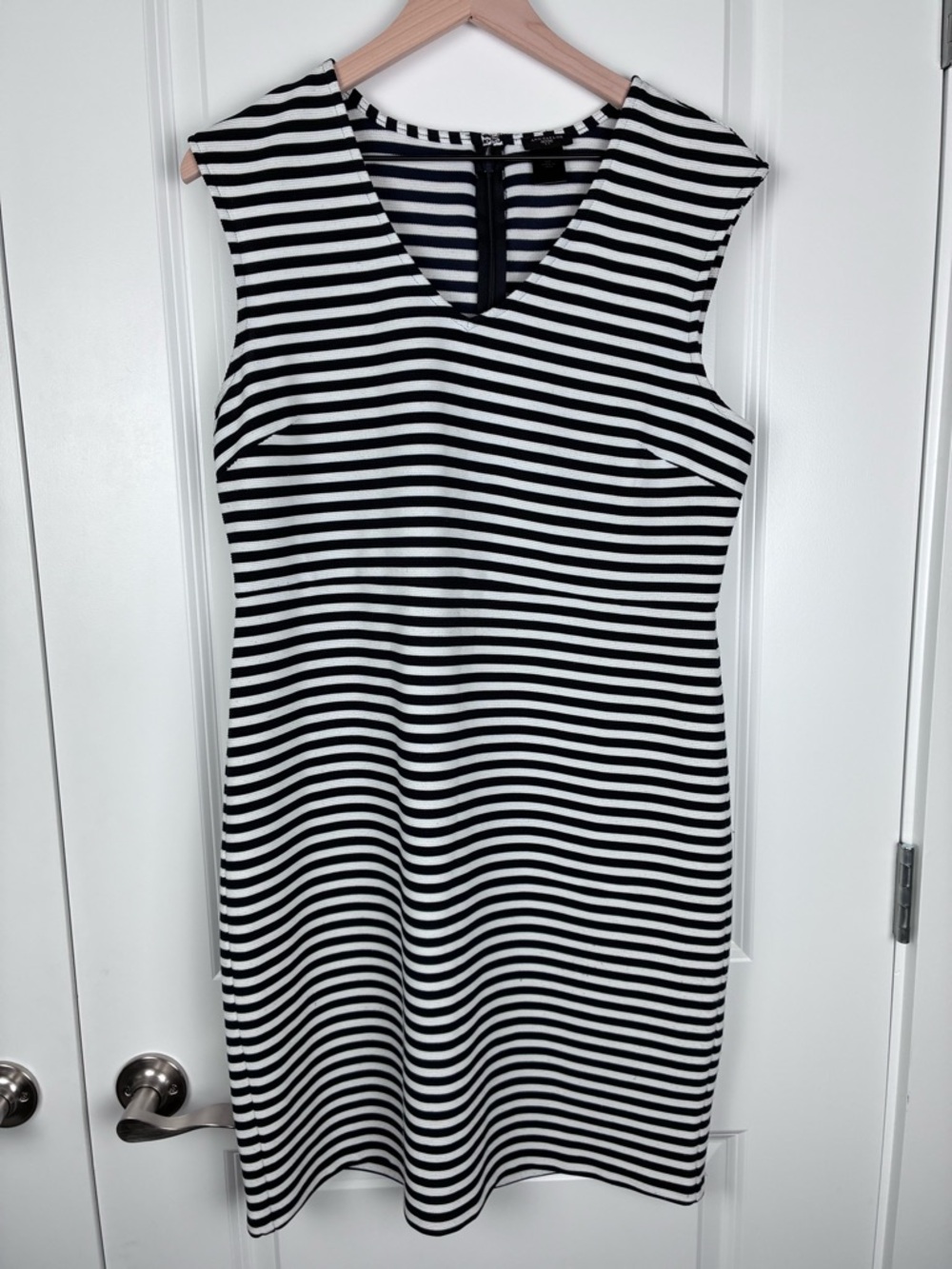 Ann Taylor Black & White Striped Sleeveless Fitted V-Neck Dress Size 12P